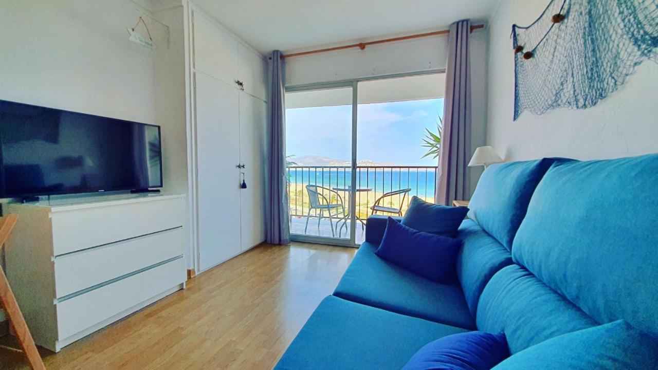 Cozy Beach-Front Studio With Amazing Sea View エンプリアブラバ エクステリア 写真
